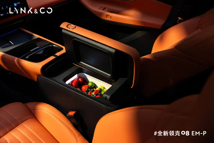 全新领克08EM-P部分配置公布：内置冰箱、Switch 投屏、小桌板