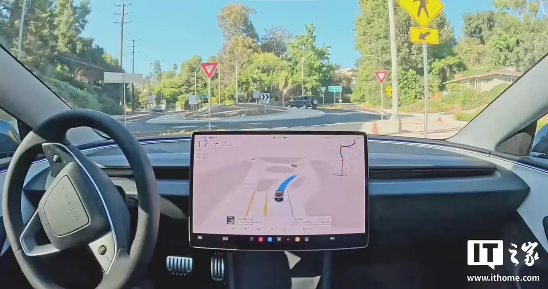 特斯拉调整美国官网购车页面 用真实世界视频秀FSD实力